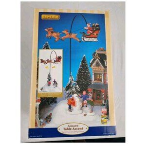Lemax Animated Musical 2005 Village Collection Santa Claus is Coming to Town
